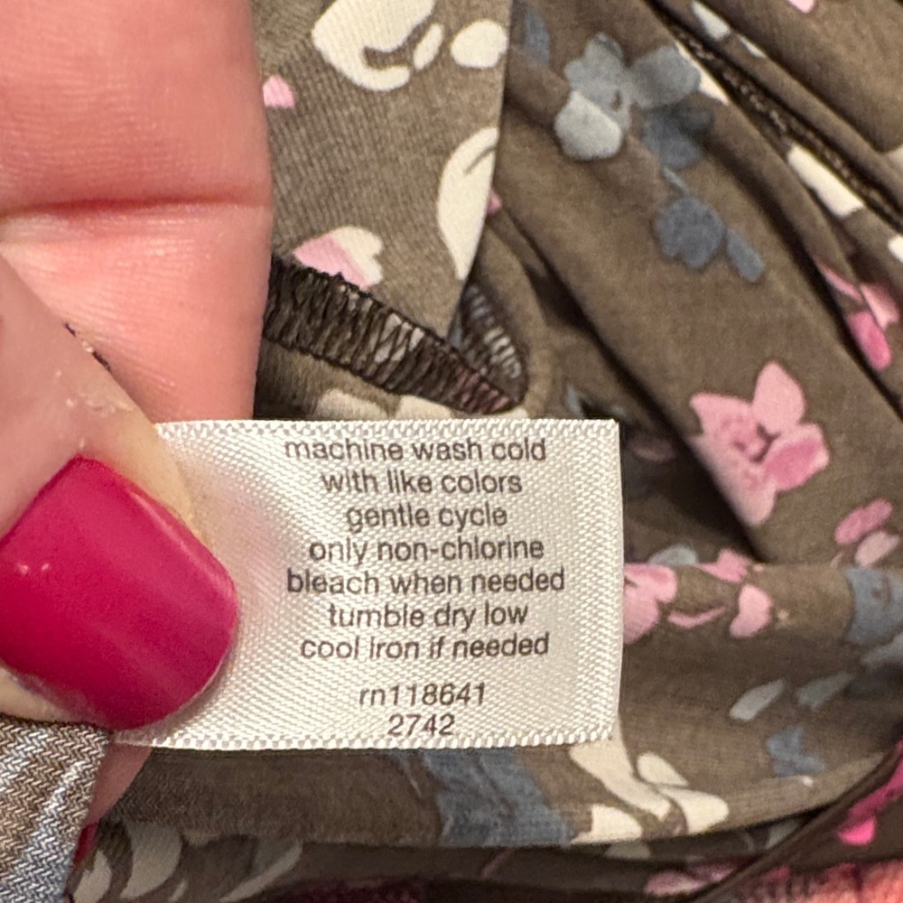 Lane Bryant brown Short Sleeve V-Neck Floral blouse with Pink & White Blossoms - Picture 7 of 7